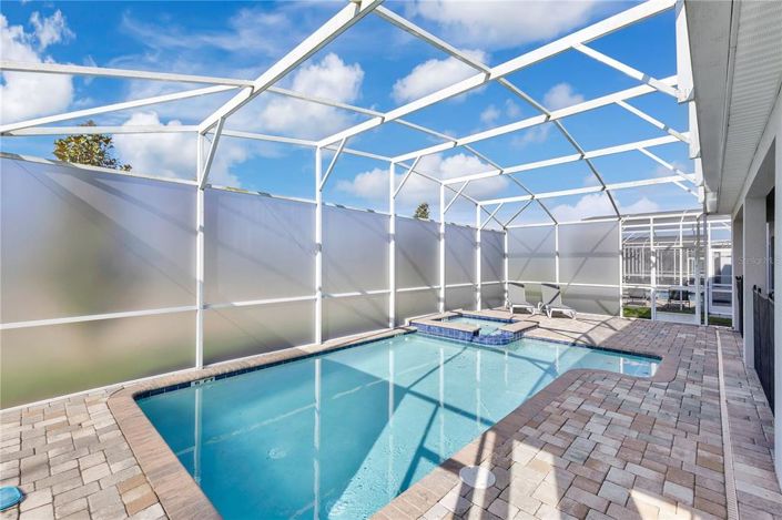 Image No.56-8 Bed Property for sale