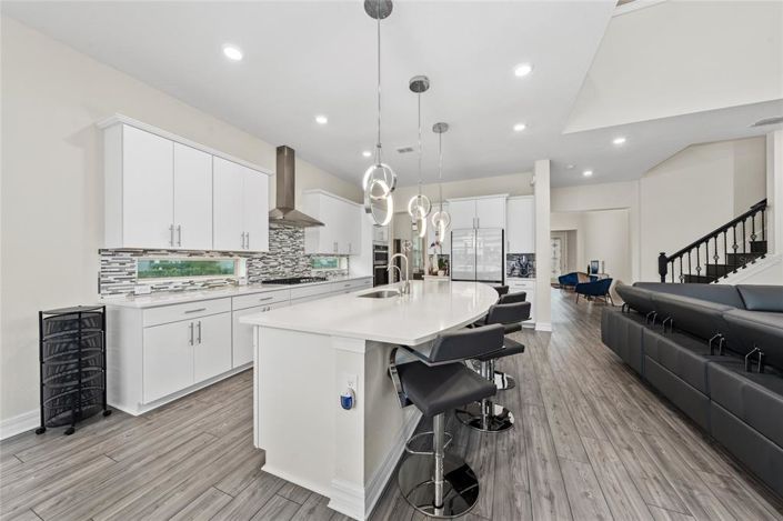 Image No.10-4 Bed Property for sale