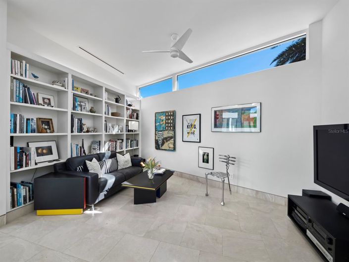 Image No.12-4 Bed Property for sale