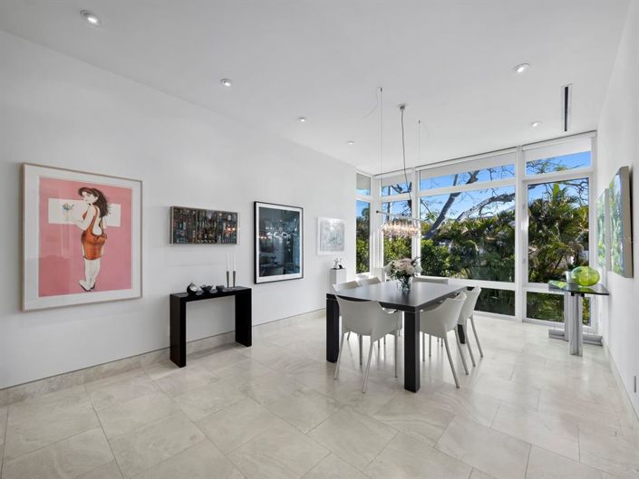 Image No.22-4 Bed Property for sale