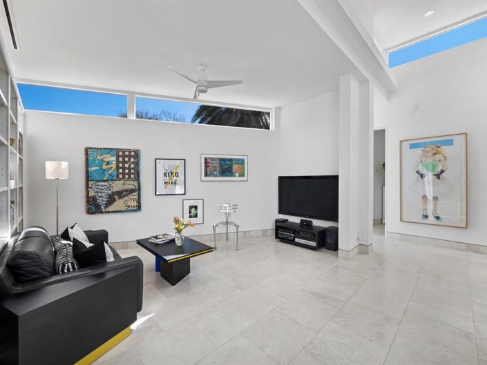 Image No.25-4 Bed Property for sale