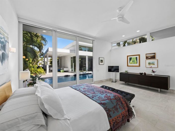 Image No.26-4 Bed Property for sale