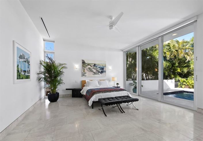 Image No.27-4 Bed Property for sale