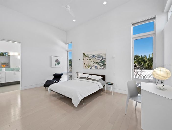 Image No.33-4 Bed Property for sale