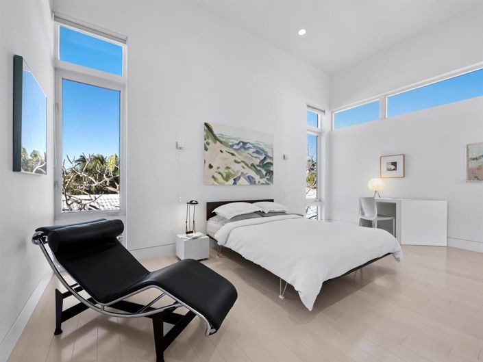 Image No.34-4 Bed Property for sale