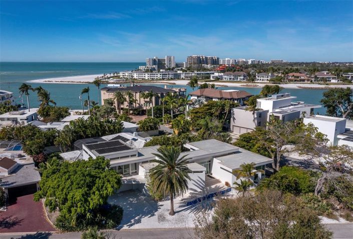 Image No.43-4 Bed Property for sale