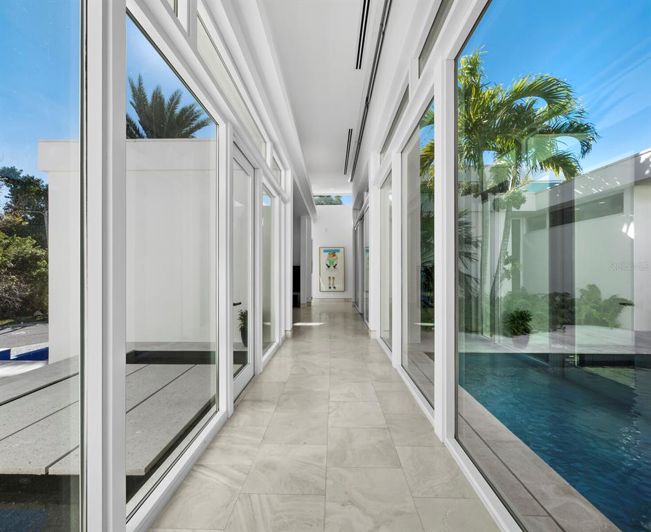 Image No.8-4 Bed Property for sale