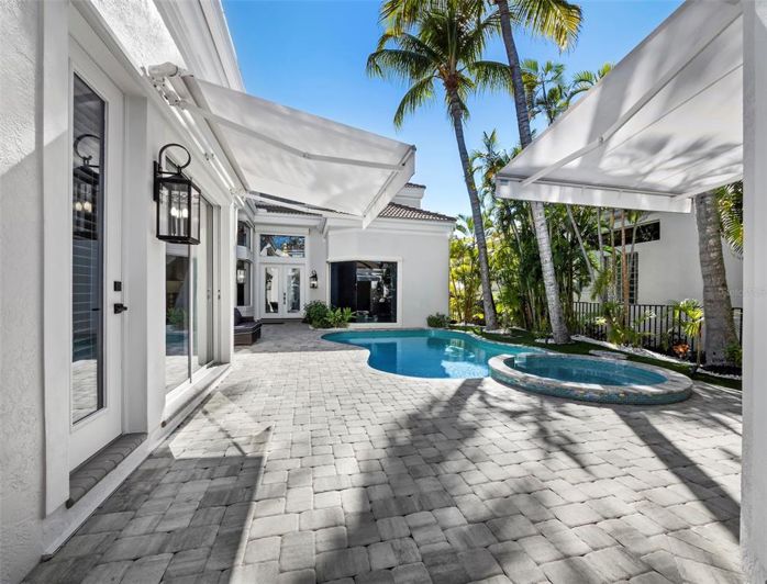 Image No.38-4 Bed Property for sale