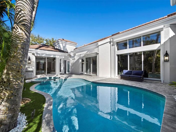 Image No.40-4 Bed Property for sale