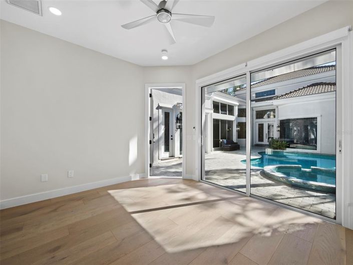 Image No.44-4 Bed Property for sale