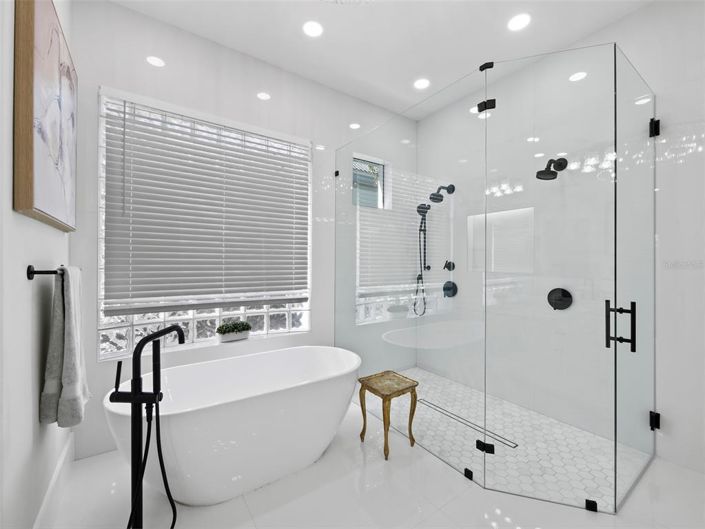 Image No.9-4 Bed Property for sale