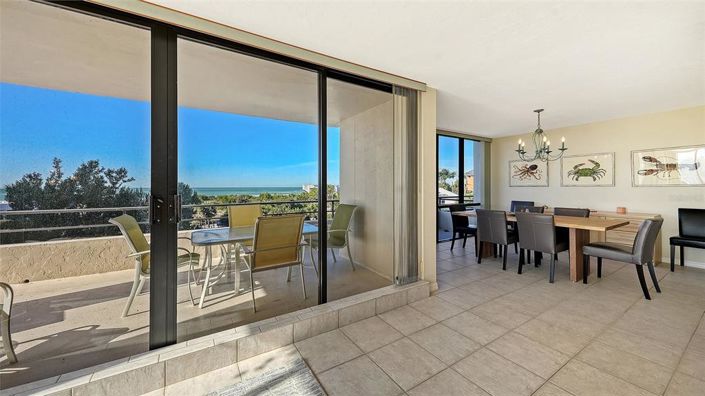 Image No.10-2 Bed Property for sale