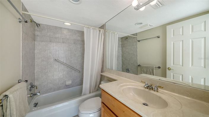 Image No.24-2 Bed Property for sale