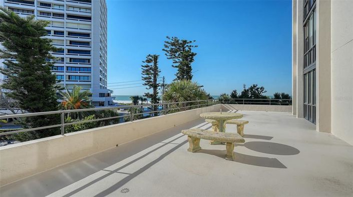 Image No.32-2 Bed Property for sale