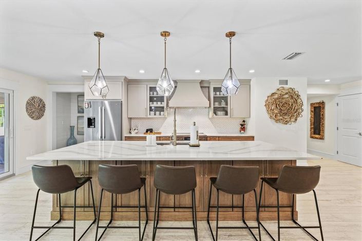 Image No.18-4 Bed Property for sale