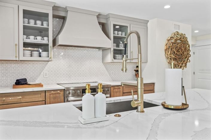 Image No.19-4 Bed Property for sale