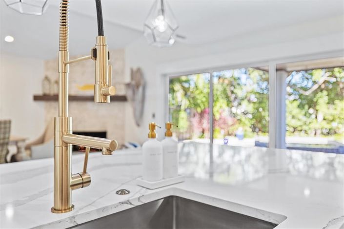 Image No.20-4 Bed Property for sale