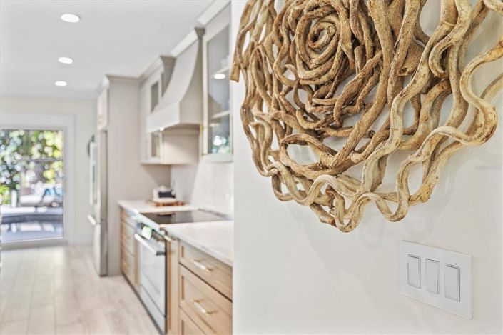 Image No.25-4 Bed Property for sale