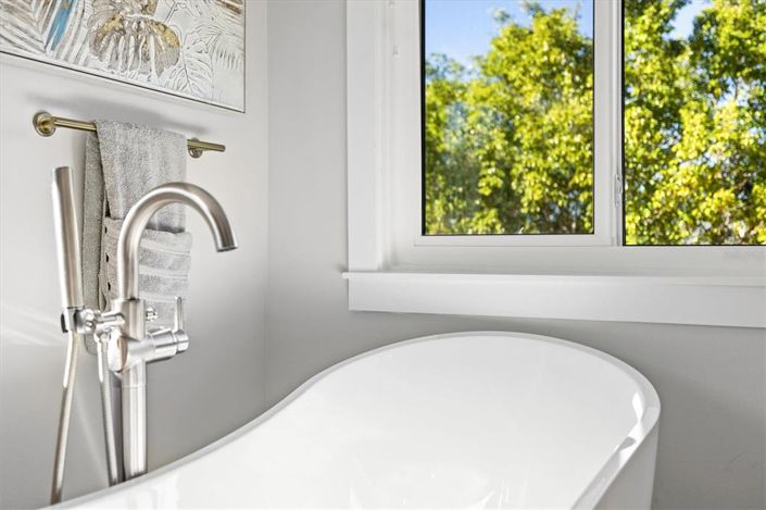 Image No.53-4 Bed Property for sale