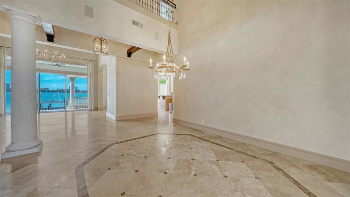 Image No.15-5 Bed Property for sale