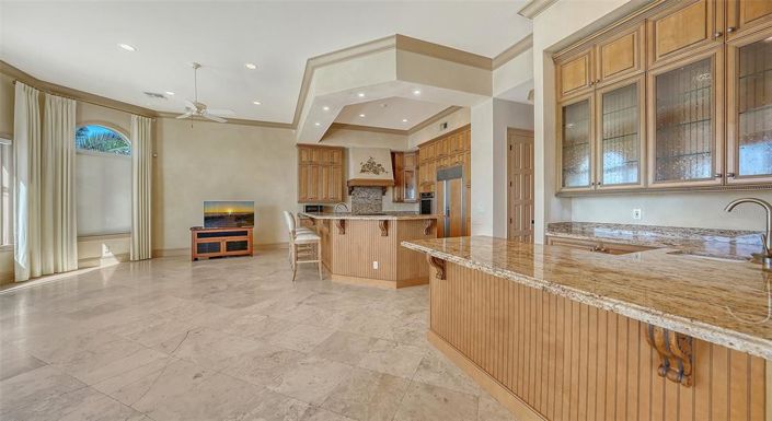 Image No.23-5 Bed Property for sale