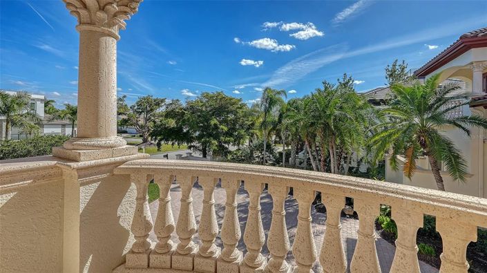 Image No.48-5 Bed Property for sale