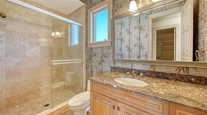 Image No.52-5 Bed Property for sale