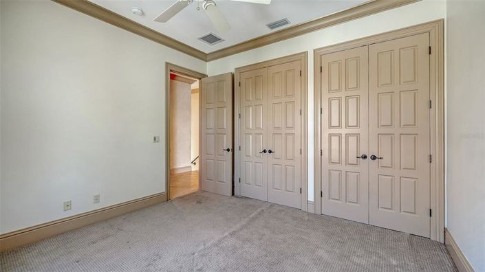 Image No.56-5 Bed Property for sale