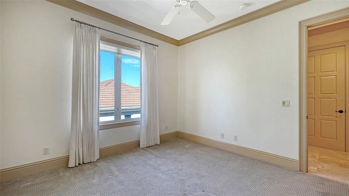 Image No.57-5 Bed Property for sale