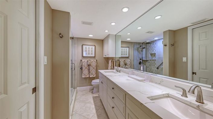 Image No.21-Propriété de 2 chambres à vendre à Sarasota