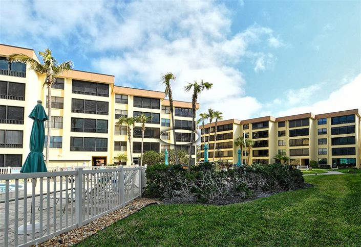 Image No.4-2 Bed Property for sale