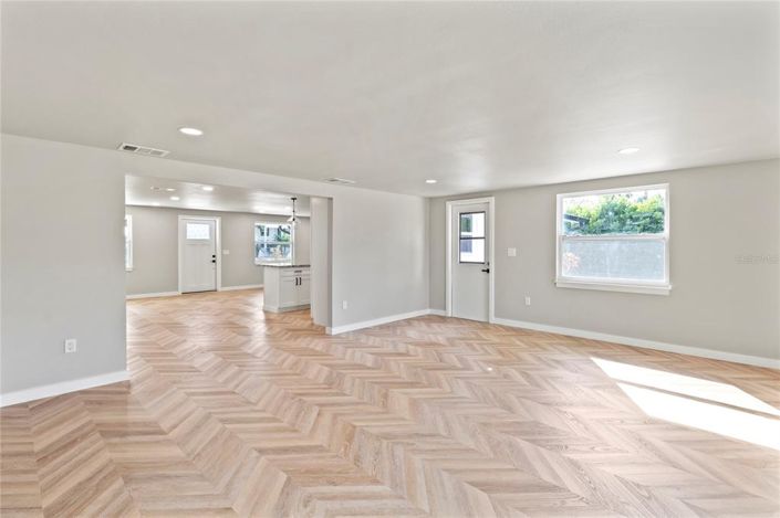 Image No.21-2 Bed Property for sale