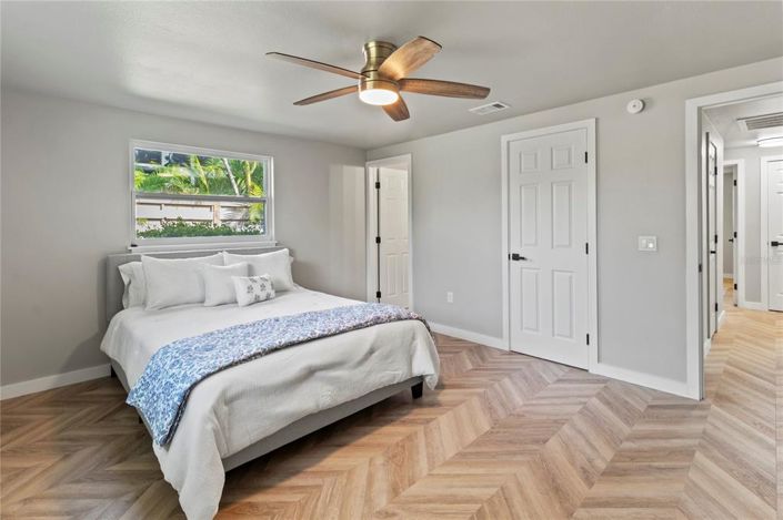 Image No.23-2 Bed Property for sale