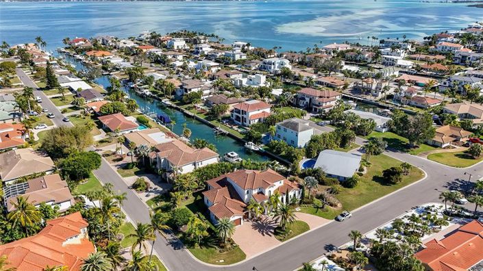 Image No.3-4 Bed Property for sale