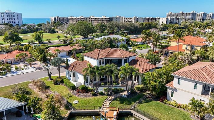 Image No.60-4 Bed Property for sale