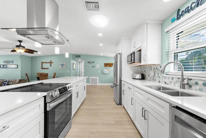 Image No.10-3 Bed Property for sale