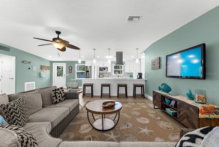 Image No.13-3 Bed Property for sale