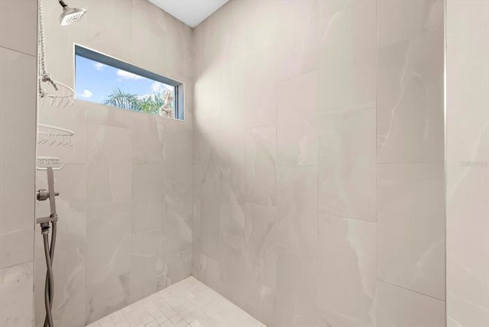 Image No.43-3 Bed Property for sale