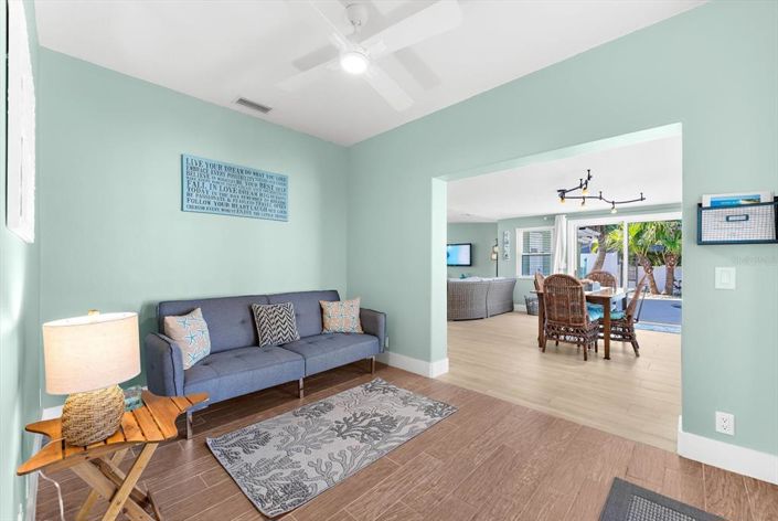 Image No.44-3 Bed Property for sale