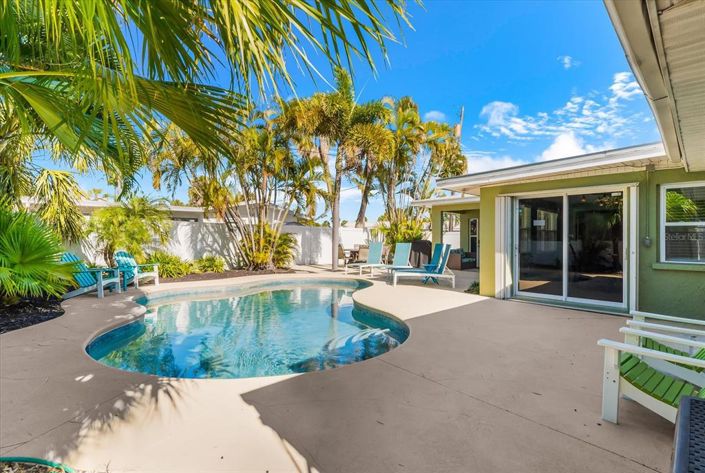 Image No.48-3 Bed Property for sale