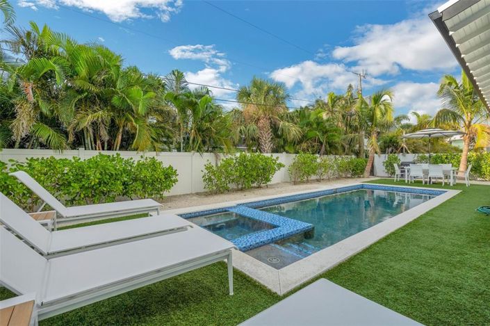 Image No.27-4 Bed Property for sale