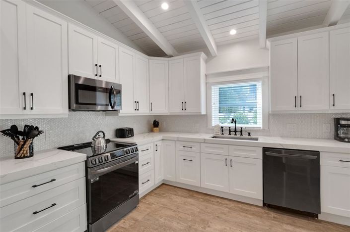 Image No.40-4 Bed Property for sale