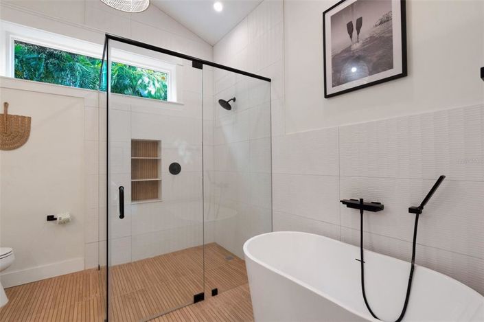 Image No.54-4 Bed Property for sale