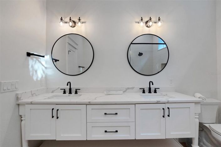 Image No.55-4 Bed Property for sale