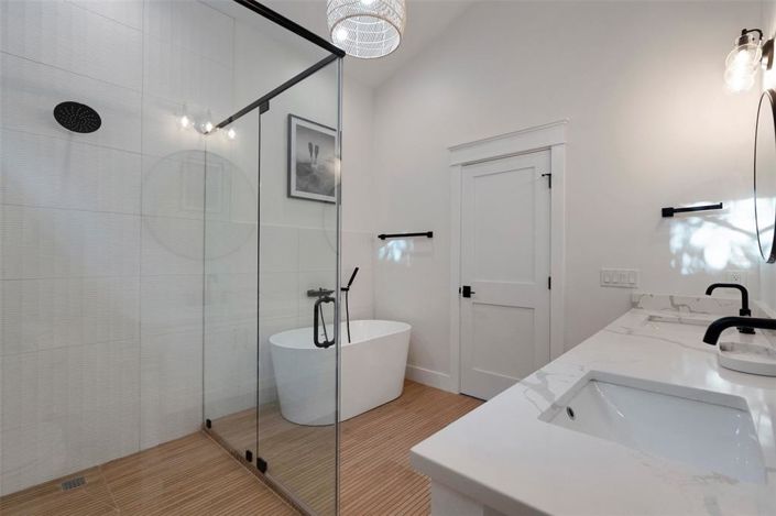 Image No.56-4 Bed Property for sale