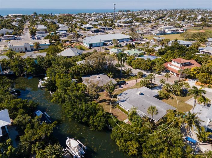 Image No.11-3 Bed Property for sale