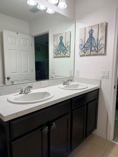 Image No.14-4 Bed Townhouse for sale