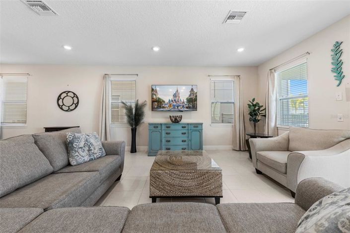 Image No.12-4 Bed Property for sale