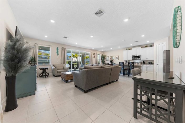 Image No.13-4 Bed Property for sale