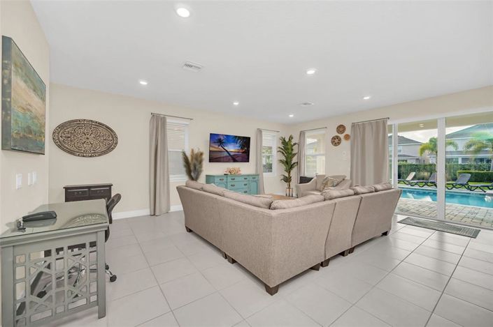 Image No.5-4 Bed Property for sale